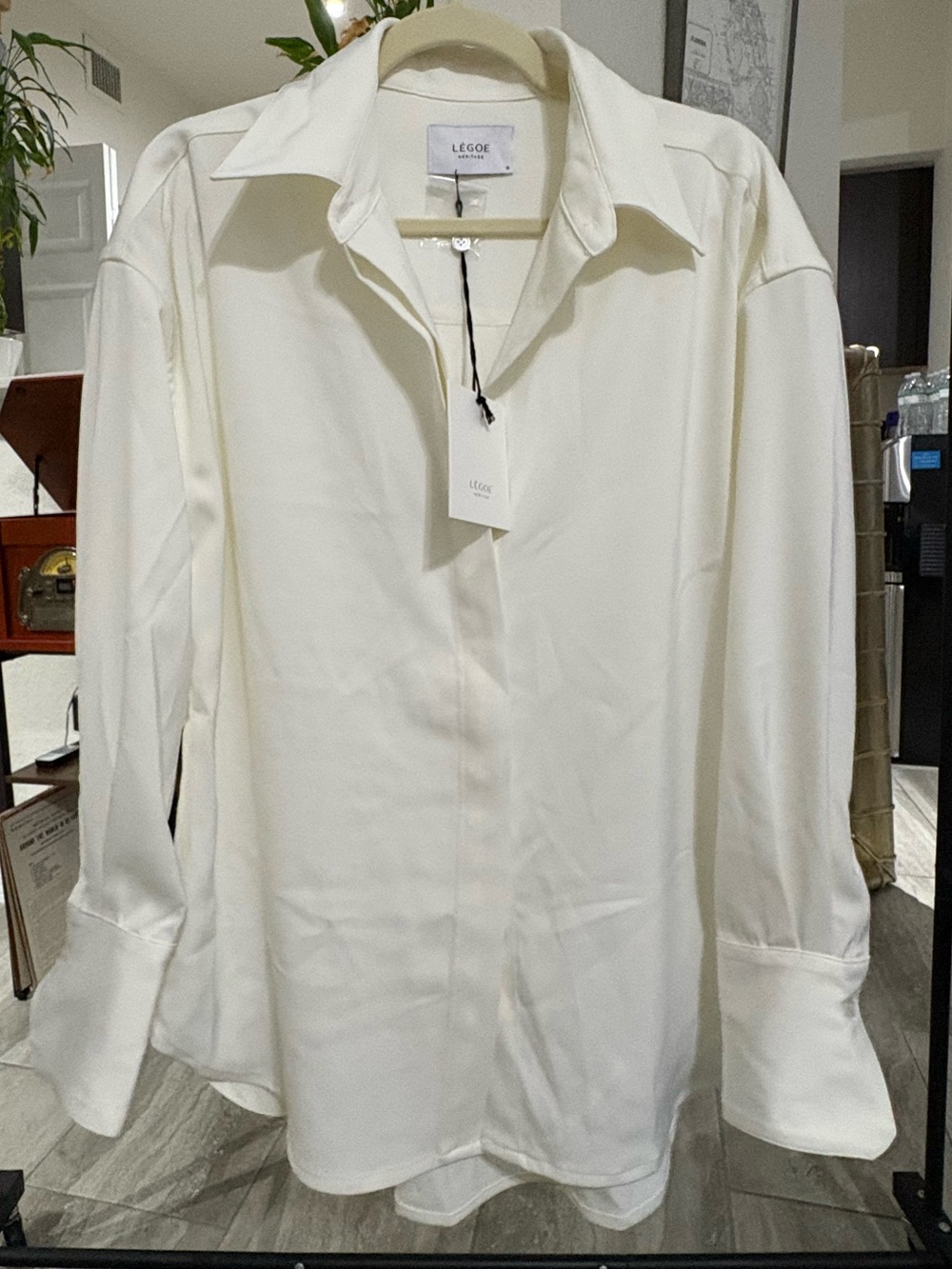 Légoe Cream Long-Sleeve Dress Shirt — Classic Point Collar
